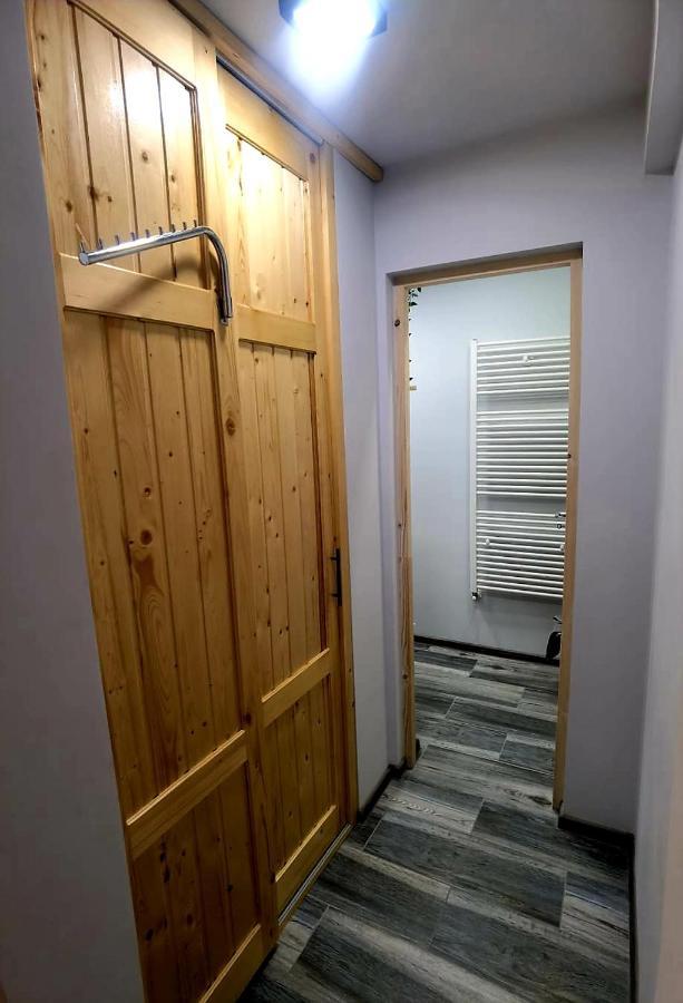 Night Lotus Apartment Hunedoara Exterior photo